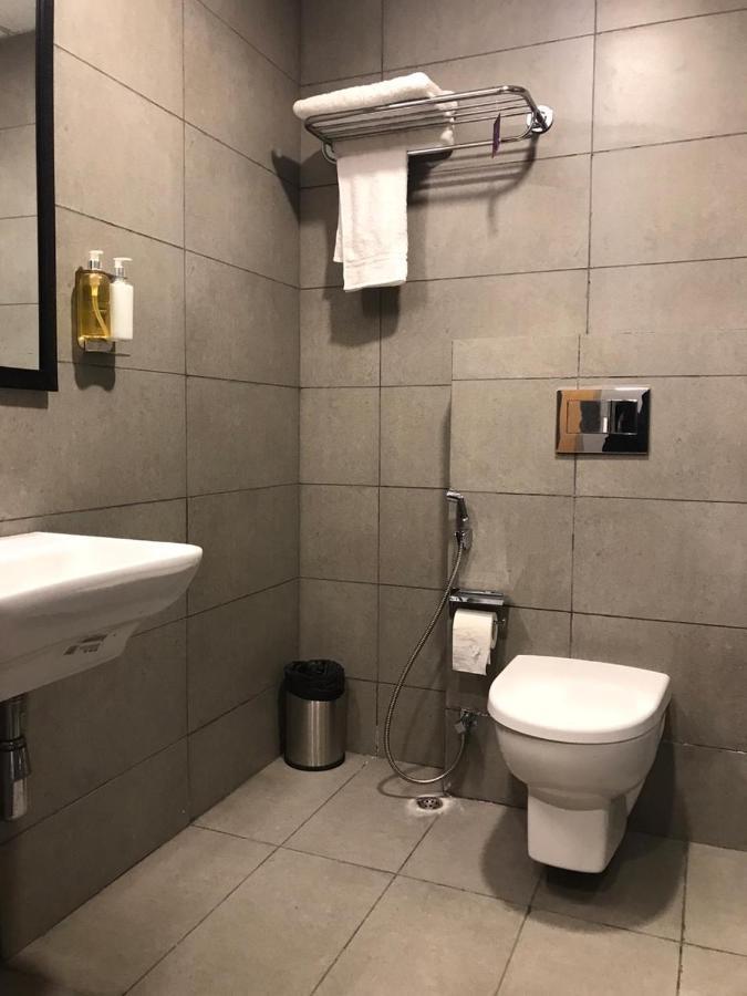 Hotel Aarkay Palace Badarpur Bagian luar foto