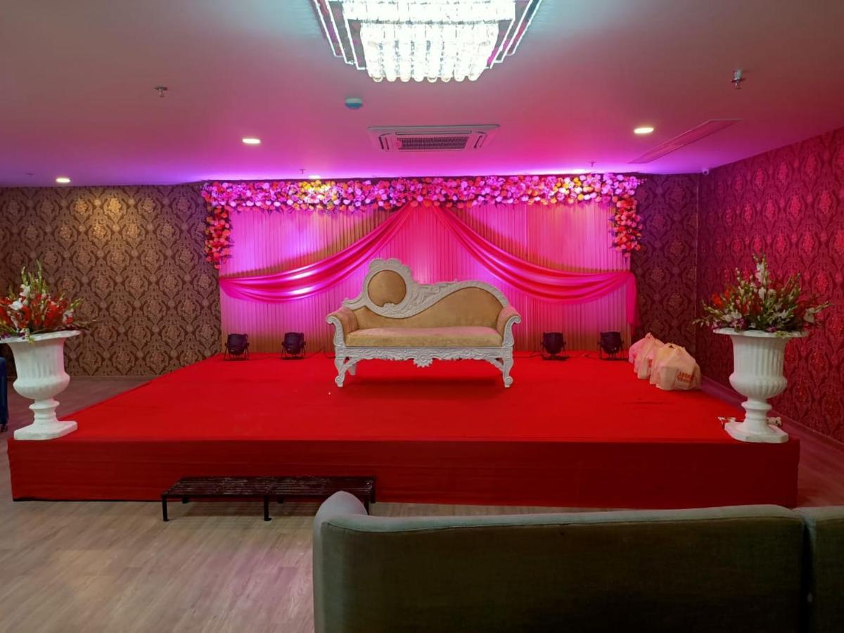Hotel Aarkay Palace Badarpur Bagian luar foto